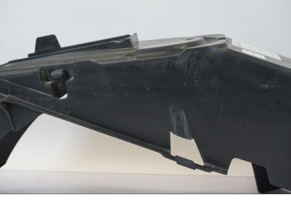 Snett uppifrån på Undertail från en Honda NT 700 -2008 motorcykel.