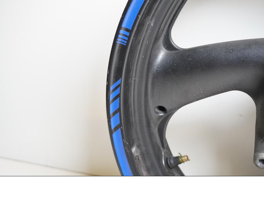 Extrabild1 på Fälg från en Yamaha YZF 600 R -1997 motorcykel.