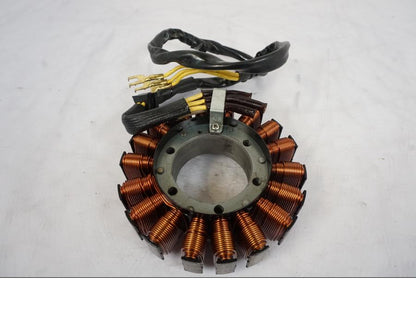 Framsidan på Generator från en Honda VFR 1200 -2010 motorcykel.