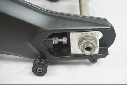 Vänster sida på Sving från en Yamaha MT-09 -2020 motorcykel.