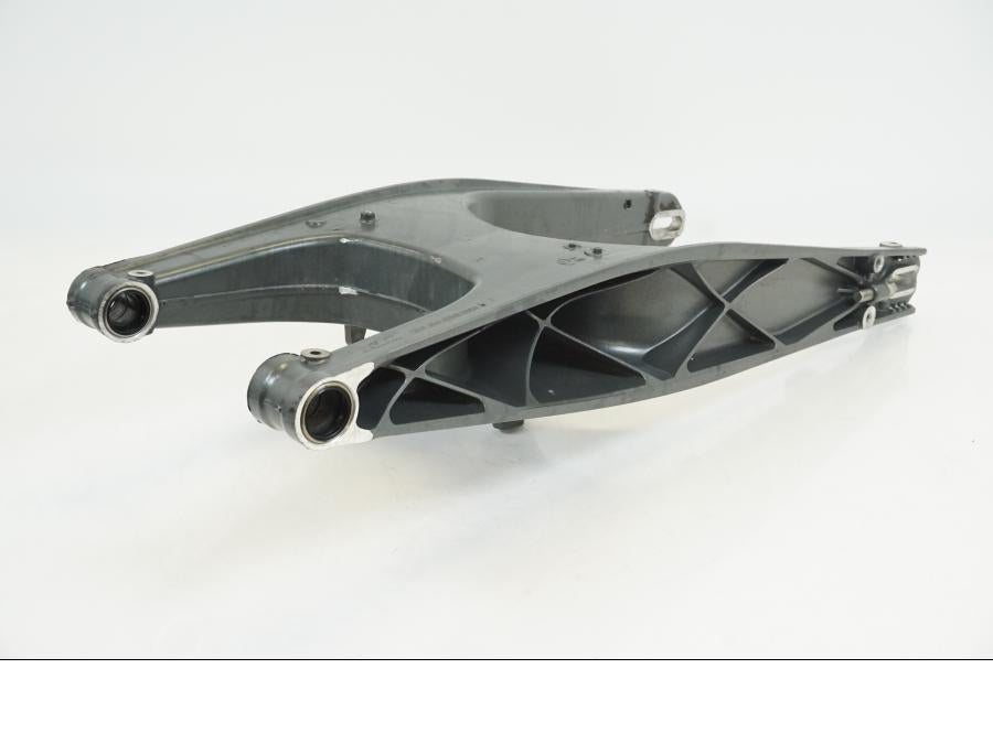 Framsidan på Sving från en KTM 390 Duke -2021 motorcykel.