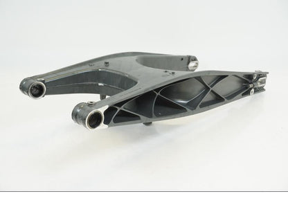 Framsidan på Sving från en KTM 390 Duke -2021 motorcykel.