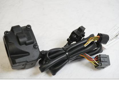 Höger sida på Styrelreglage från en Triumph Tiger -2012 motorcykel.