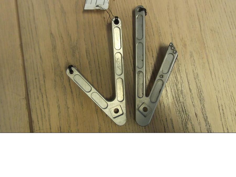 Framsidan på Fotpinnefäste från en KTM 125 EXC -2015 motorcykel.