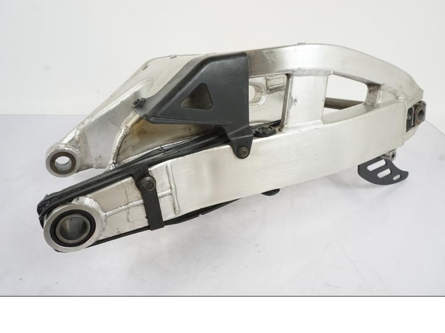 Framsidan på Sving från en Honda CBR 900 RR -2003 motorcykel.