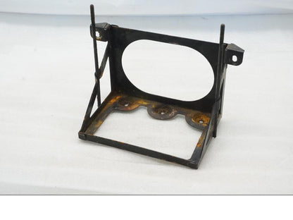 Framsidan på Batterihållare från en BMW R 90 -1975 motorcykel.