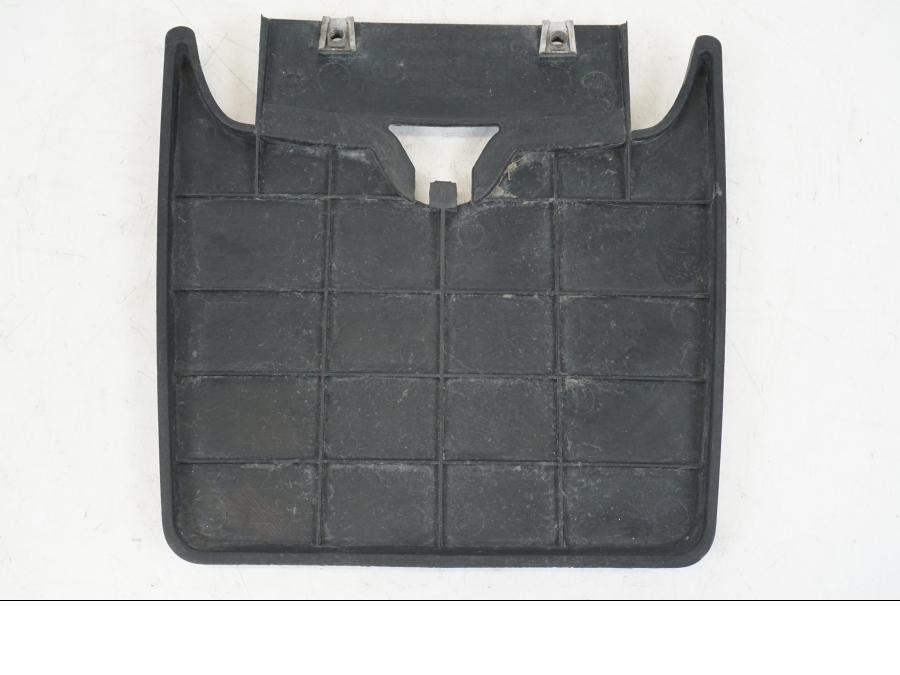 Höger sida på Stänkskydd från en BMW F 650 CS -2003 motorcykel.