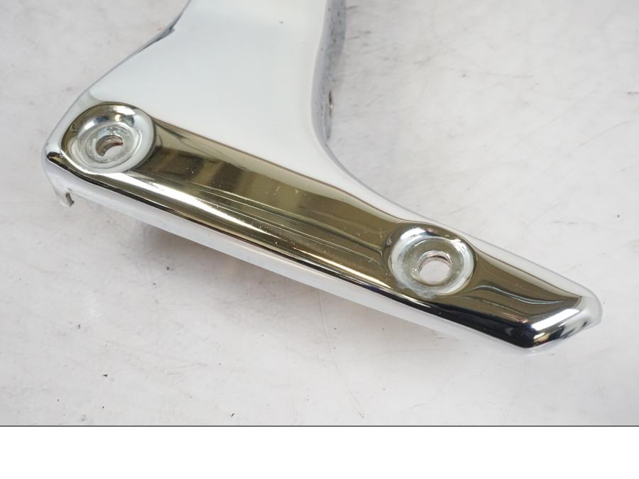 Baksidan på Bakskärmstag från en Suzuki VL 800 -2002 motorcykel.