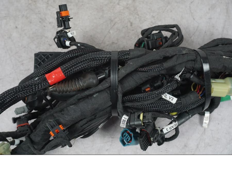 Vänster sida på Kabelstam från en Ducati Multistrada V4 -2024 motorcykel.