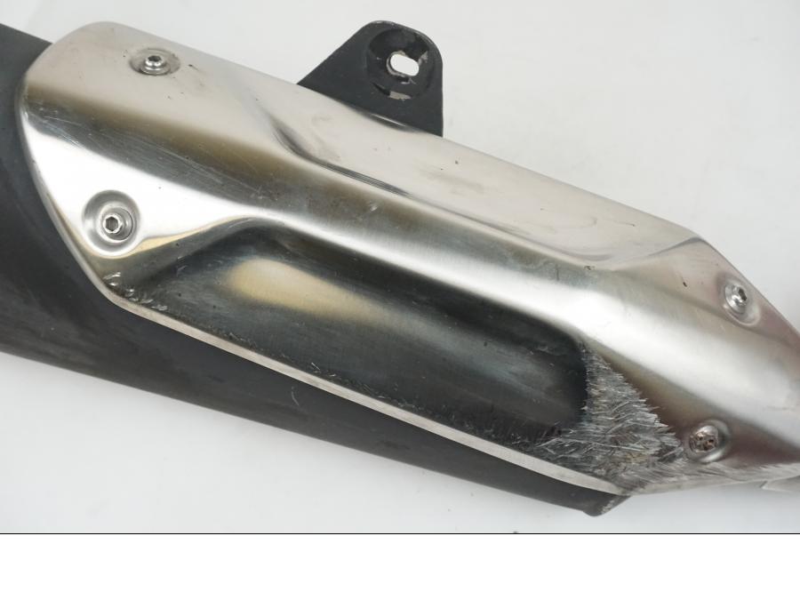 Vänster sida på Ljuddämpare från en BMW G 310 GS -2022 motorcykel.