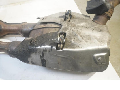 Höger sida på Grenrör från en BMW S 1000 RR -2011 motorcykel.