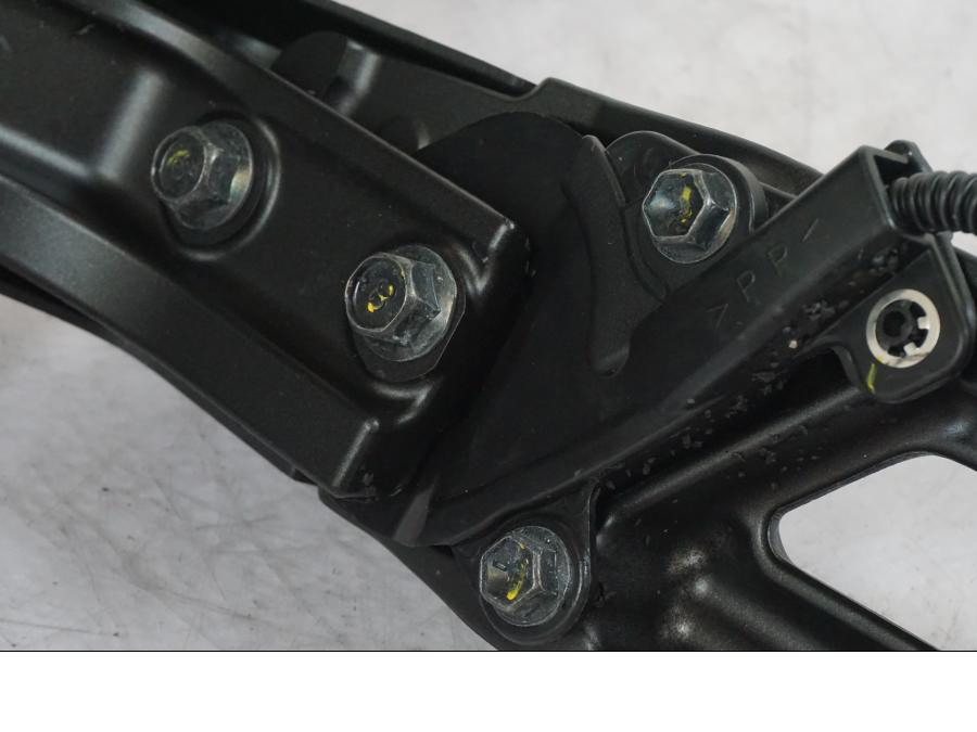 Extrabild3 på Skylthållare från en Yamaha MT-09 -2019 motorcykel.