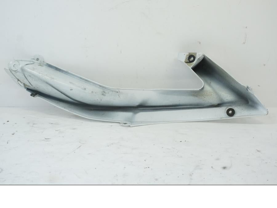 Höger sida på Sidkåpa från en Yamaha YZF R6 -2006 motorcykel.