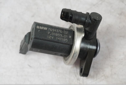 Vänster sida på Second Air från en BMW K 1600 GTL -2015 motorcykel.