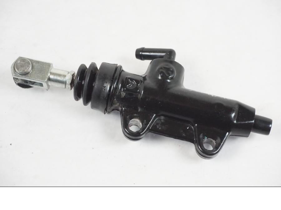 Vänster sida på Bromshuvudcylinder från en KTM 390 Adventure -2021 motorcykel.