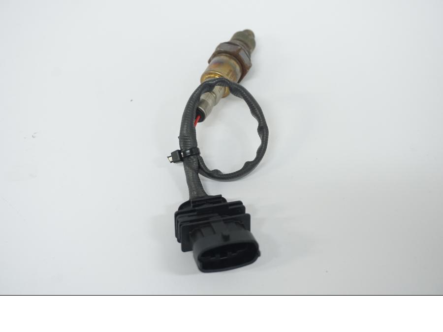 Framsidan på Lambdasond från en Ducati Desert X -2022 motorcykel.