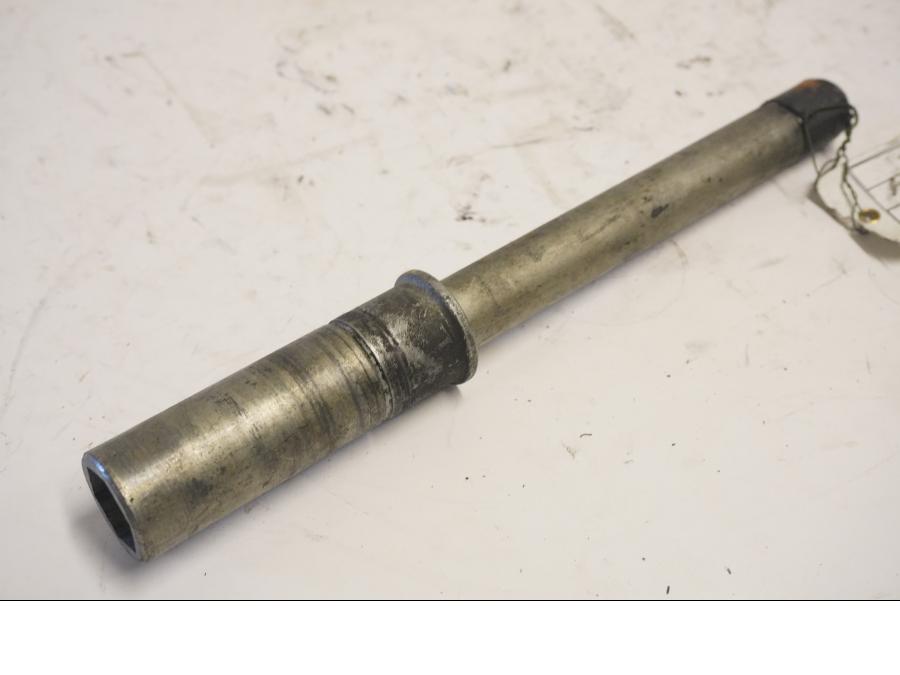 Framsidan på Axel från en Suzuki DL 1000 -2006 motorcykel.