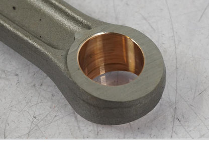 Höger sida på Vevstake från en BMW R 1250 GS -2023 motorcykel.