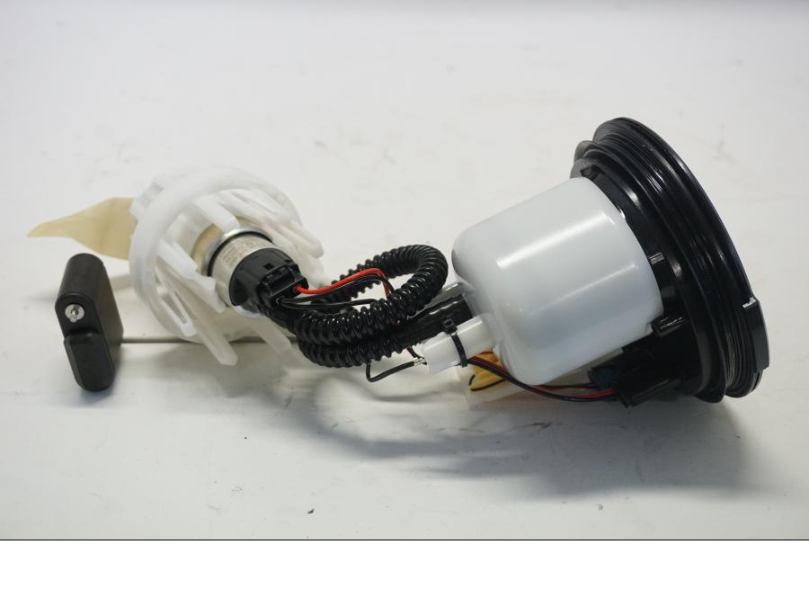 Baksidan på Bensinpump insprut från en BMW R 1250 GS -2019 motorcykel.