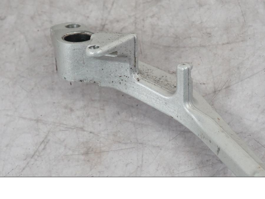 Vänster sida på Bromspedal från en Yamaha MT-09 -2024 motorcykel.