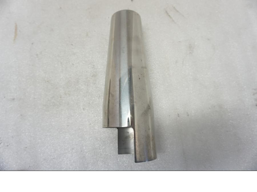 Höger sida på Gaffelbendekor från en Suzuki VL 800 -2004 motorcykel.