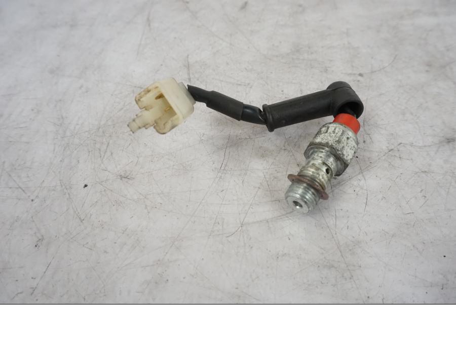 Framsidan på Bromsljuskontakt från en KTM 690 Duke -2014 motorcykel.