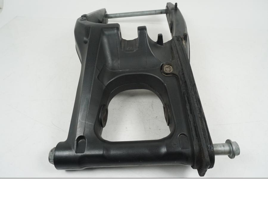 Vänster sida på Sving från en Honda CB 650 F Hornet -2017 motorcykel.