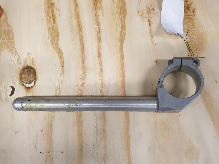 Höger sida på Styre från en Hyosung GT 650 -2006 motorcykel.