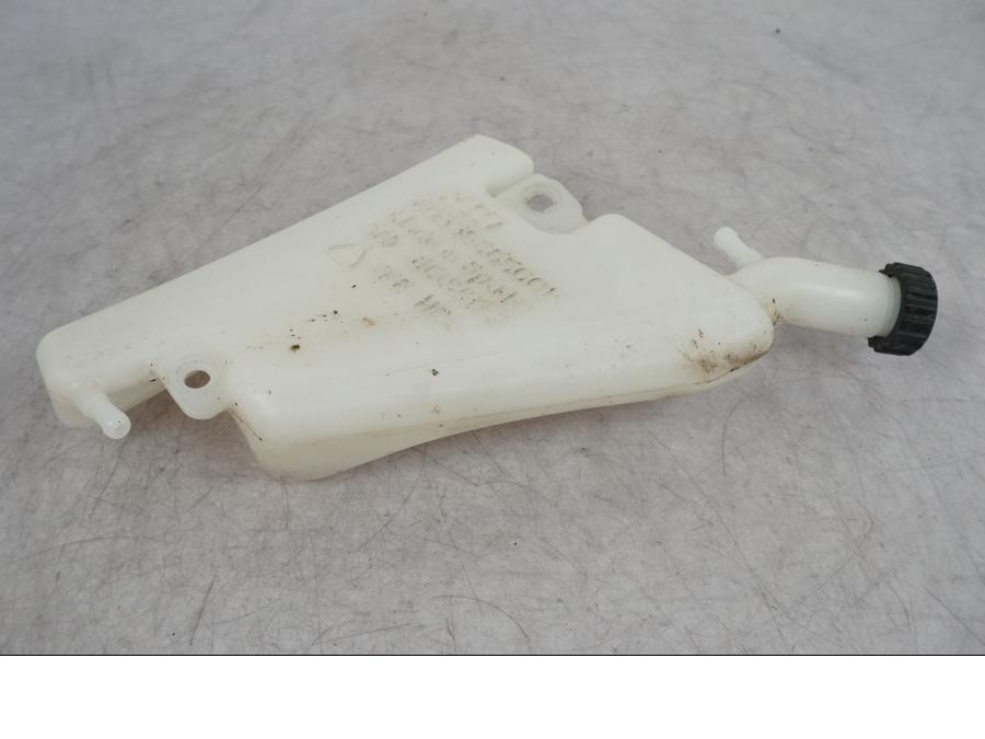 Framsidan på Vattenexpansionskärl från en KTM 1290 Super Adventure R -2018 motorcykel.