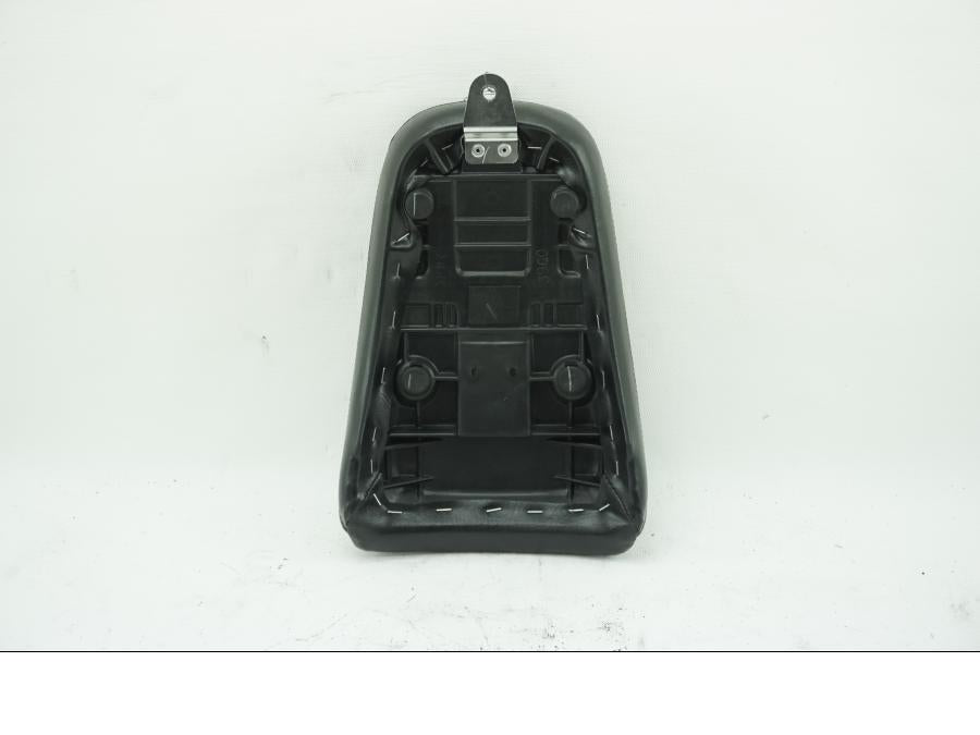 Baksidan på Sadel från en Suzuki M 800 -2009 motorcykel.