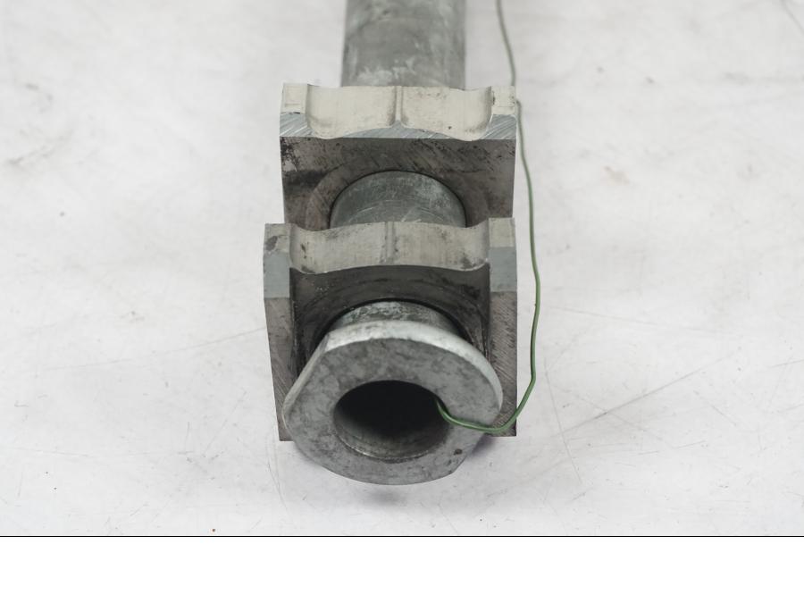 Snett uppifrån på Axel från en Honda CBR 1000 RR -2004 motorcykel.