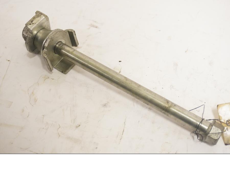 Framsidan på Axel från en Yamaha XT 125 R -2005 motorcykel.