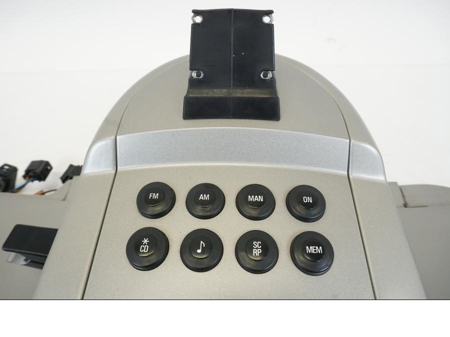 Extrabild1 på Radio från en BMW K 1200 LT -2004 motorcykel.