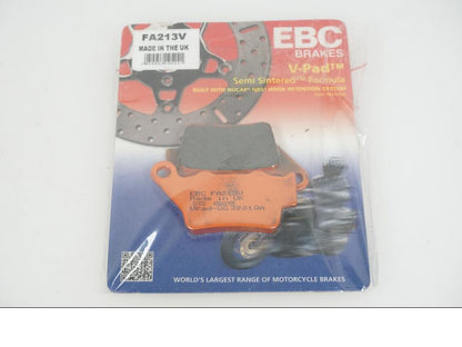 Framsidan på Bromsbelägg från en Universal Universal -2010 moped.