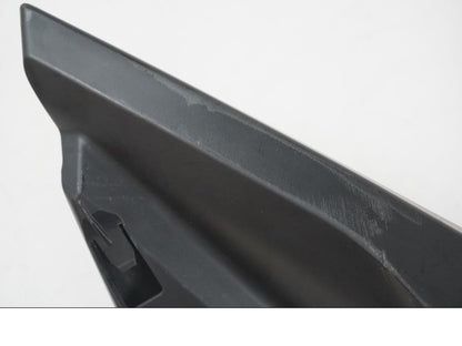 Höger sida på Sidkåpa innerplast från en KTM 1290 Super Duke R EVO -2023 motorcykel.