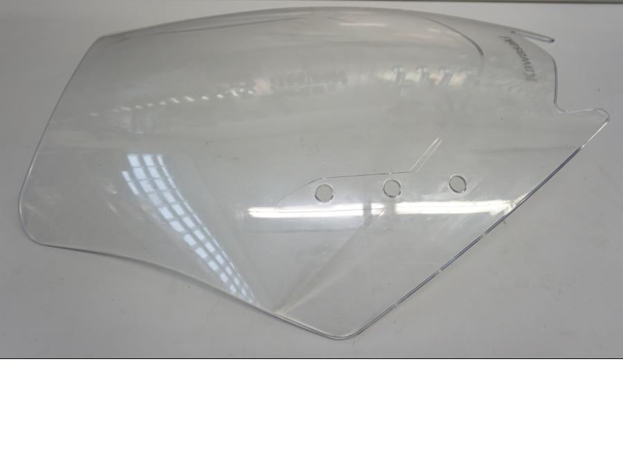 Baksidan på Vindruta från en Kawasaki GTR 1400 -2008 motorcykel.