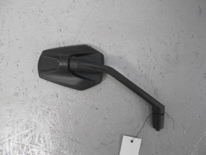 Framsidan på Backspegel från en KTM 1290 Super Duke -2018 motorcykel.