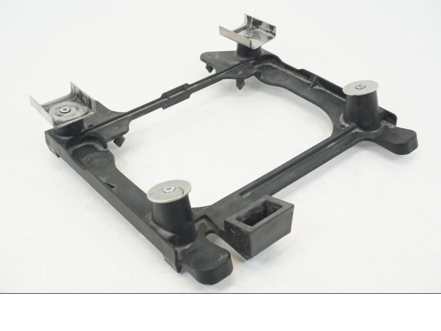 Baksidan på Sadelfäste från en Yamaha XT 1200 A -2010 motorcykel.