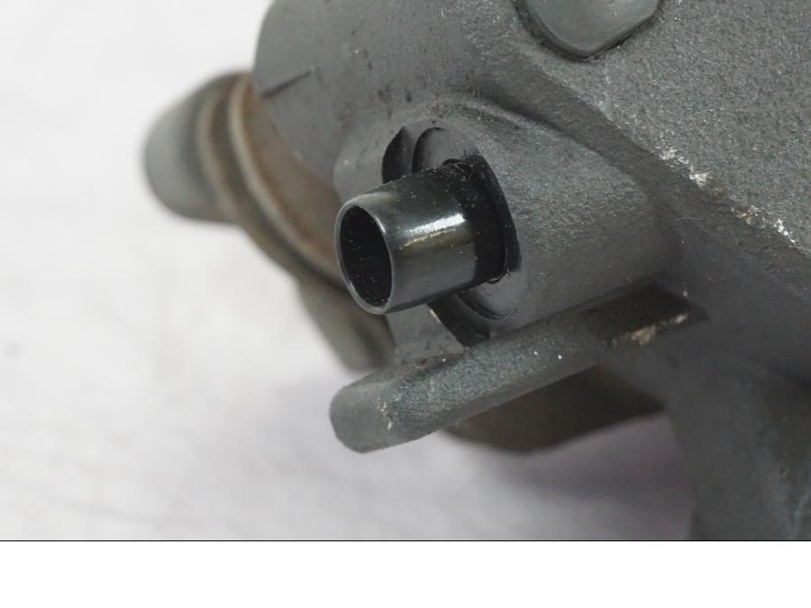 Höger sida på Bromsok från en Honda NT 650 V -2002 motorcykel.