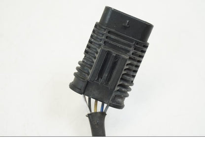 Snett nerifrån på Lambdasond från en BMW R 1250 GS -2019 motorcykel.