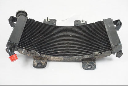 Baksidan på Vattenkyl från en KTM 390 Adventure -2021 motorcykel.