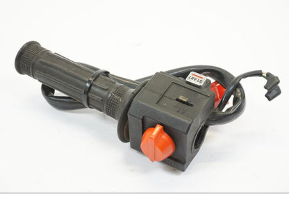 Höger sida på Styrelreglage från en Honda VF 750 S -1982 motorcykel.