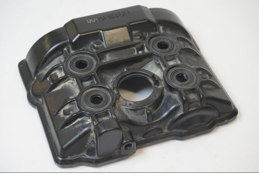 Framsidan på Ventilkåpa från en KTM 1190 Adventure -2015 motorcykel.