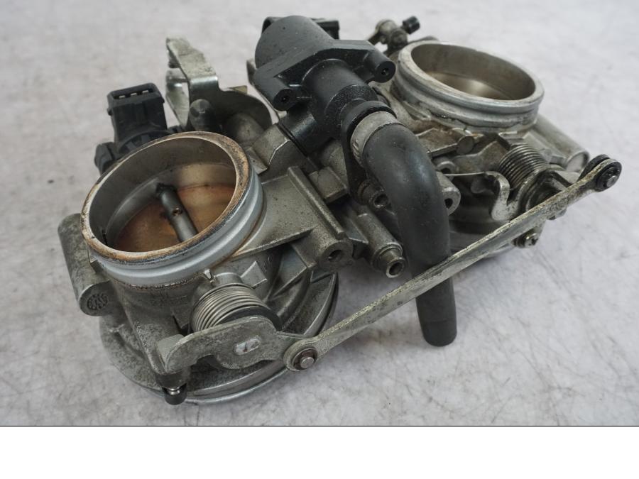 Extrabild3 på Spjällhus från en Buell 1125 R -2008 motorcykel.