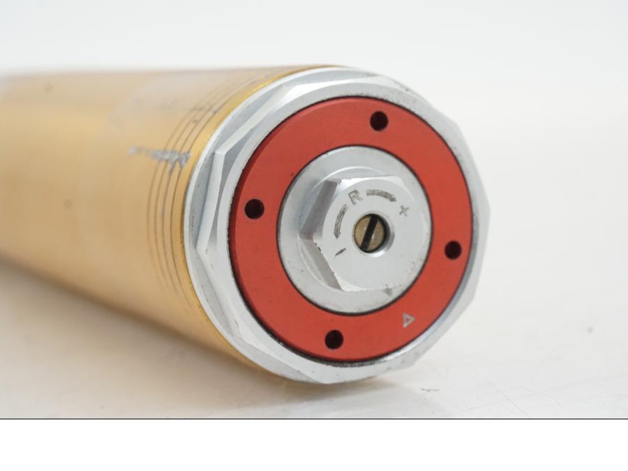 Extrabild2 på Gaffelben från en Aprilia Tuono V4R -2011 motorcykel.