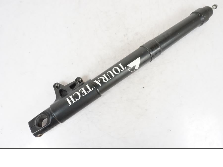 Framsidan på Gaffelben från en BMW R 1200 GSA -2012 motorcykel.