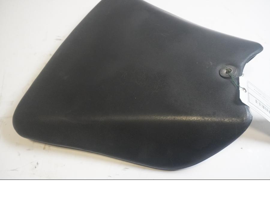 Baksidan på Sadel från en Kawasaki ZXR 400 -1993 motorcykel.