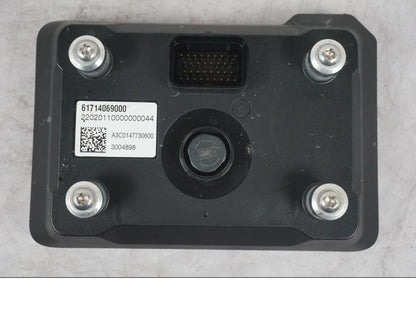 Extrabild3 på Instrumentpanel från en KTM 1290 Super Duke R -2022 motorcykel.