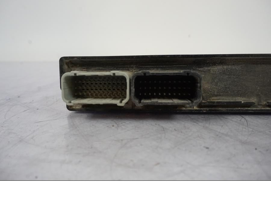 Baksidan på CDI / ECU från en Honda CRF 1000 Africa Twin -2016 motorcykel.