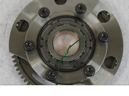 Baksidan på Startkopplingsdrev från en BMW R 1250 GS -2023 motorcykel.